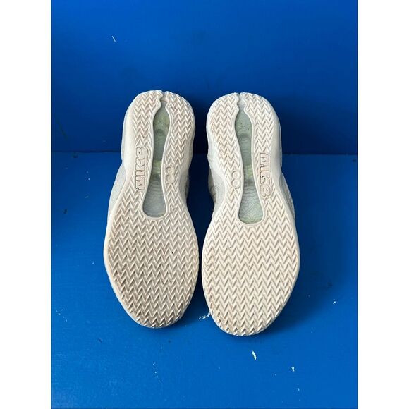 Nike Cosmic Unity DA6725-100 Men's Natural Gray Basketball Sneaker Shoe Multi Sz - Picture 5 of 9